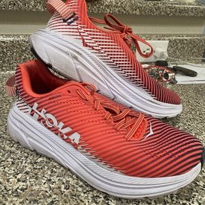 Hoka rincón snickers woman’s size 8